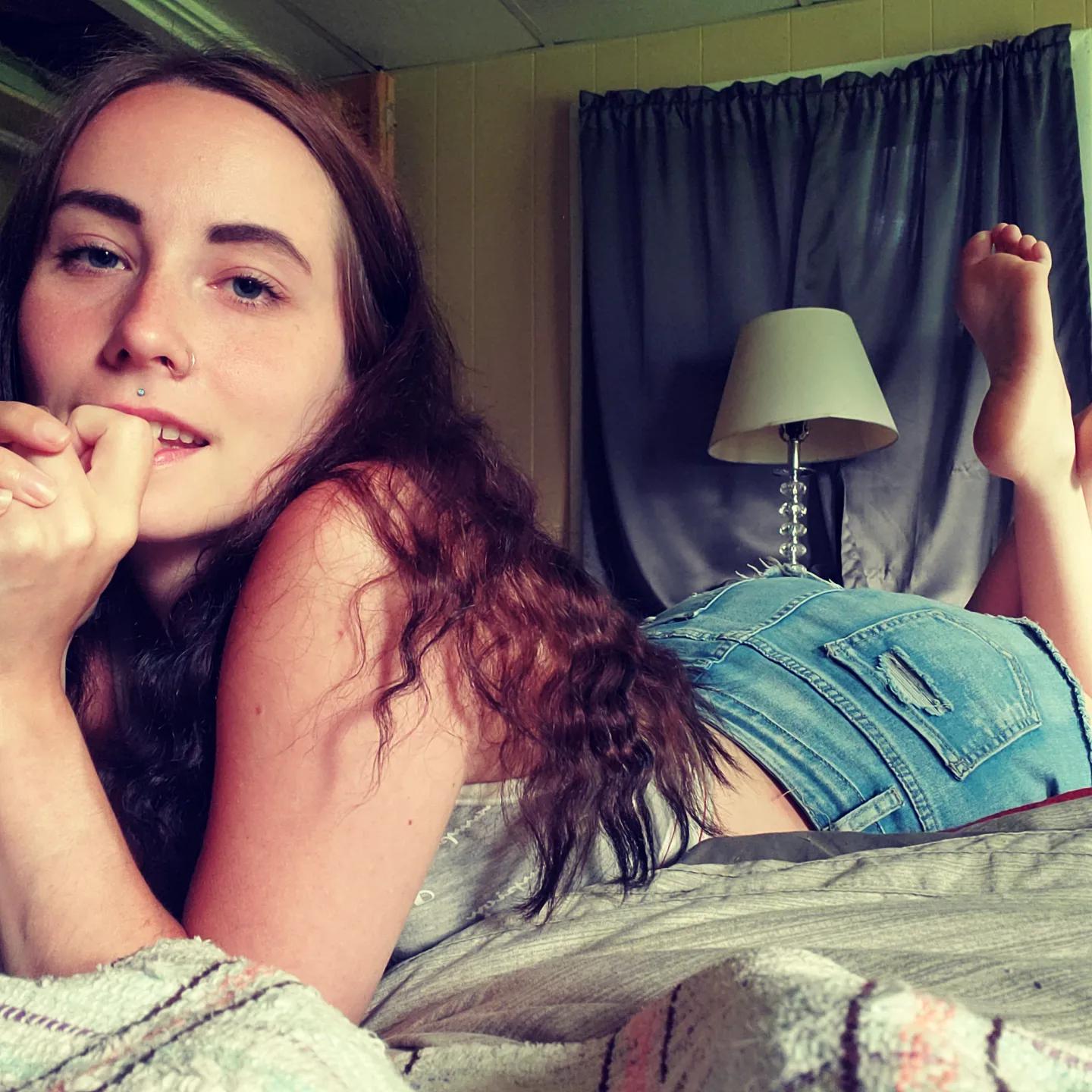 Just day dreamingg Thick White Girls