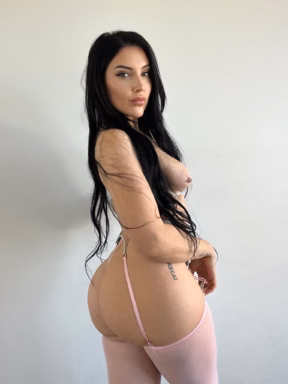 Excuse me sir can I borrow your face ? I need somewhere to sit this phat ass