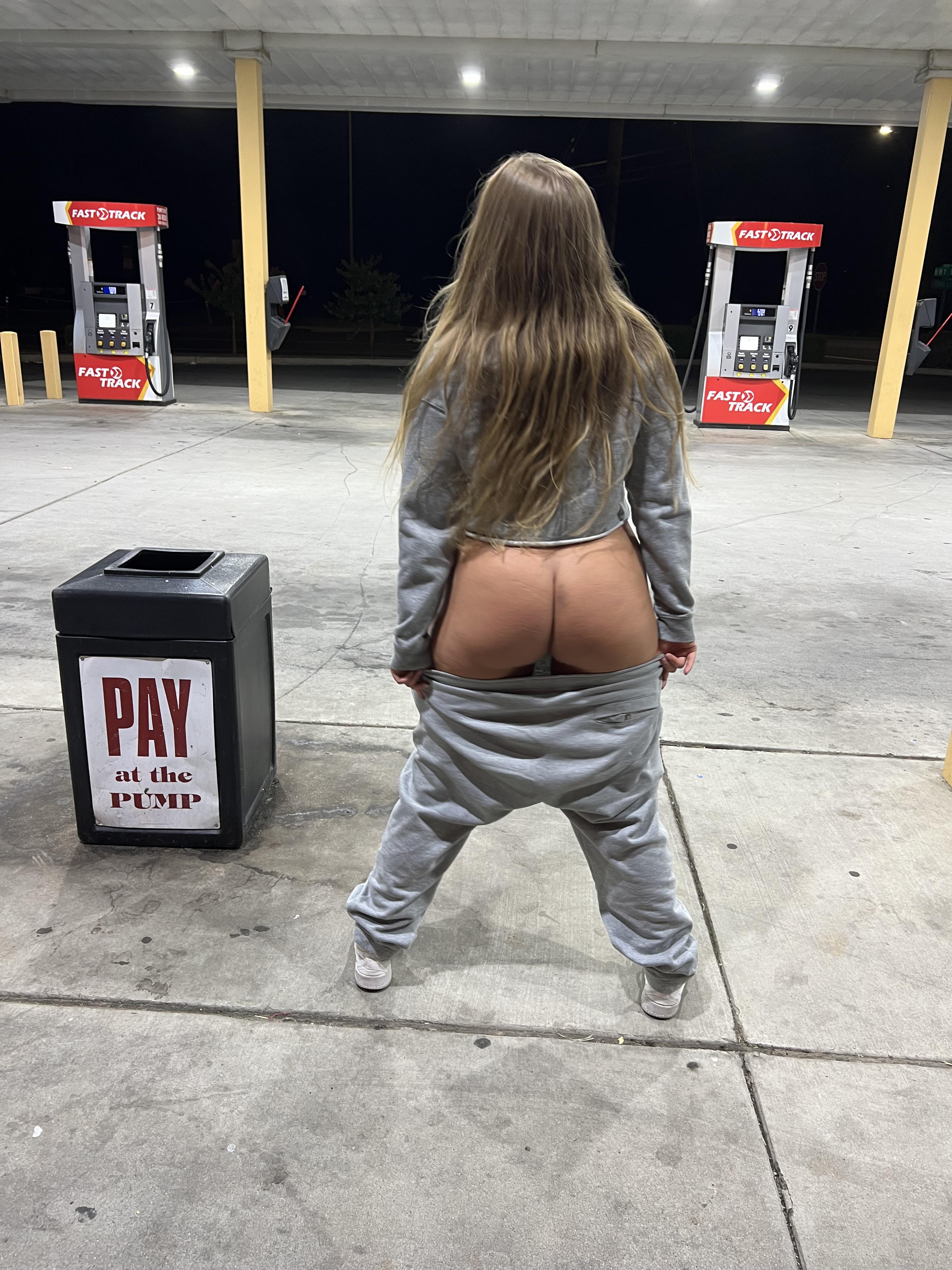 PAWG Casually pulling my pants down at the gas station……Pay