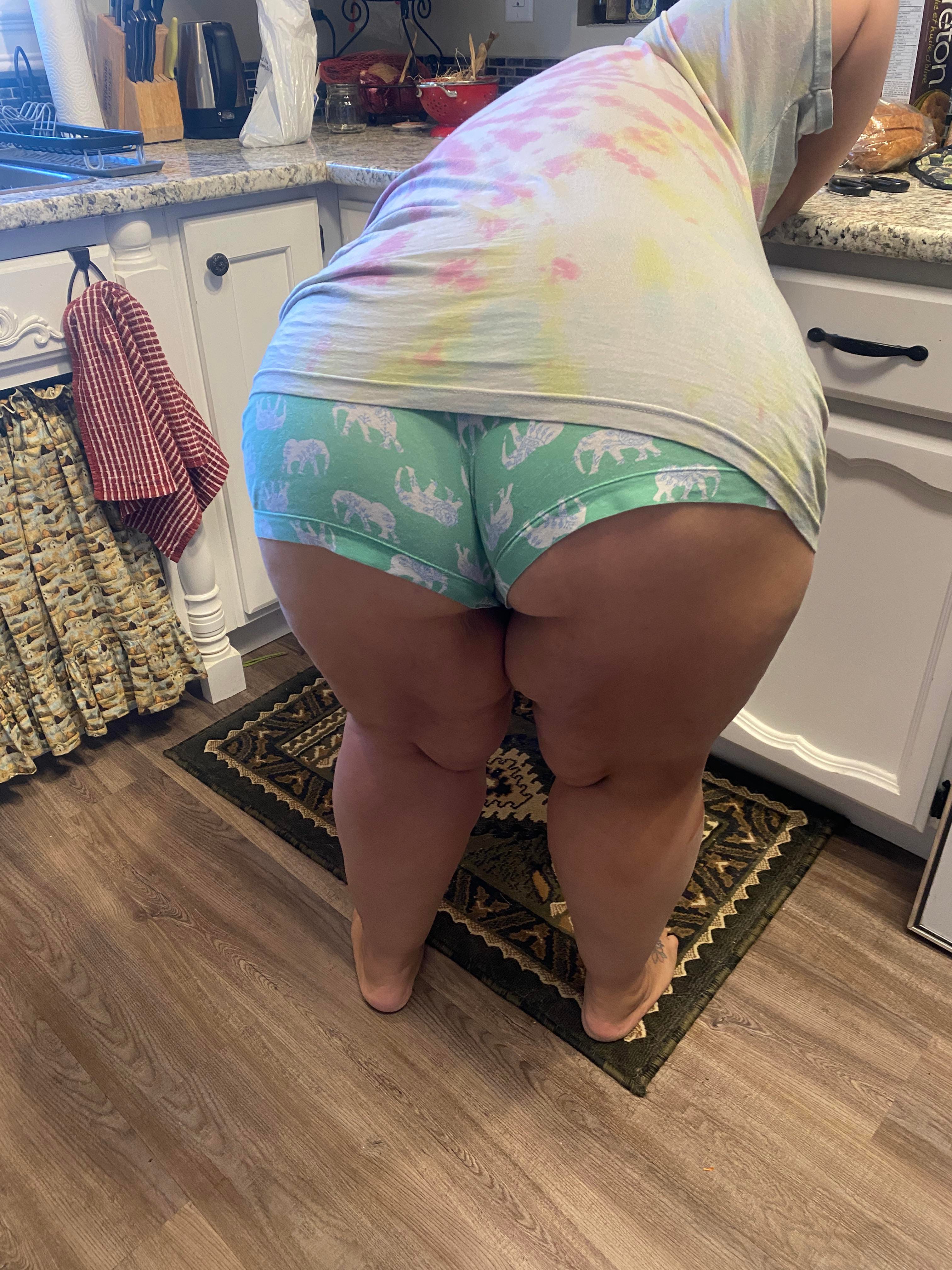 Thicker Good morning Im cooking breakfast