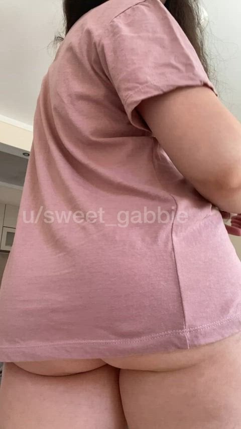 Small shirt hiding a huge ass Thick White Girls