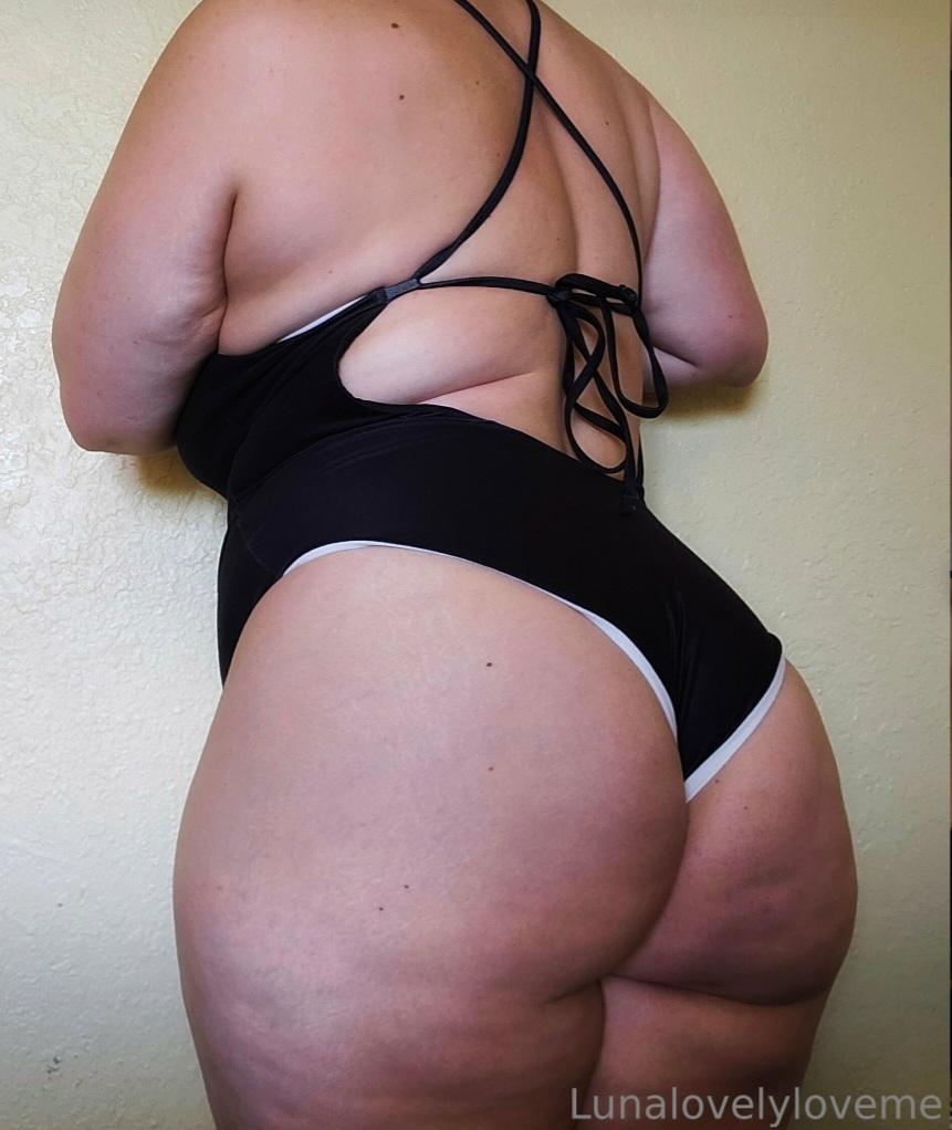 Thicker Thick girls rock swimsuits too