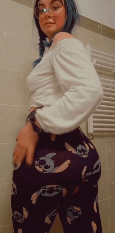 PAWG With our without leggings