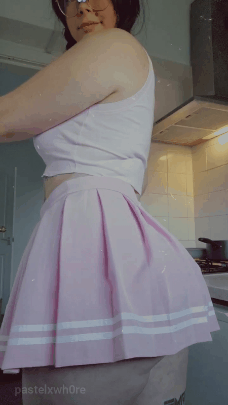 PAWG POV your pawg girlfriend cooks you breakfast