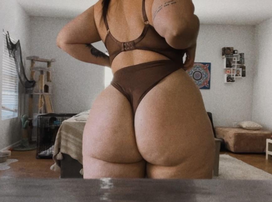 PAWG New year same fat ass