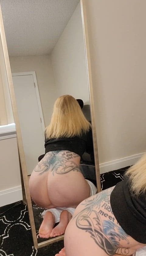 PAWG Some jiggle in this wiggle
