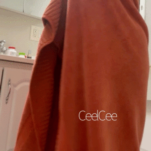 I love how my curves try to hold onto the towel but I’d rather show you my thick body
