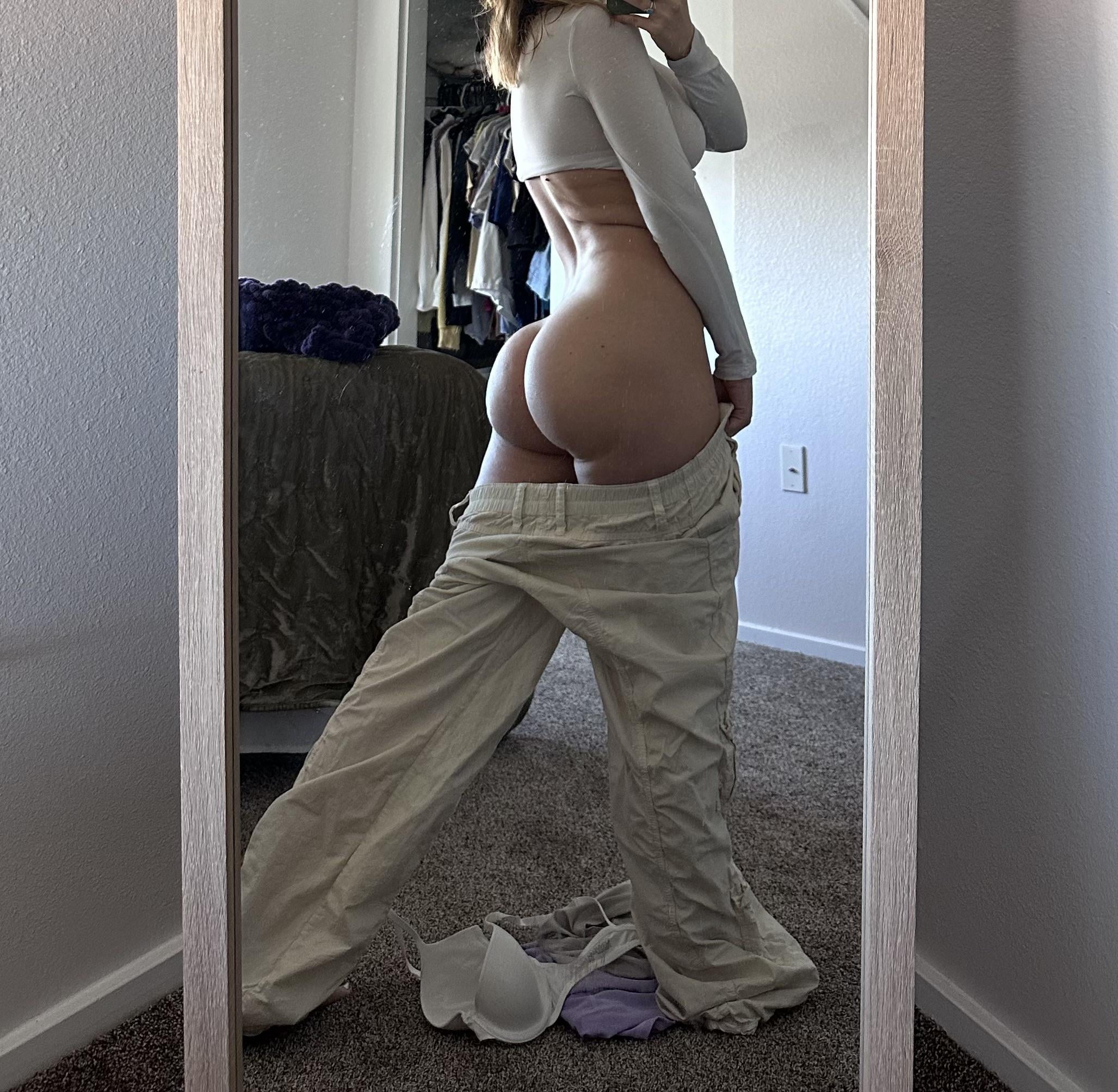 Natural perky ass Thick White Girls