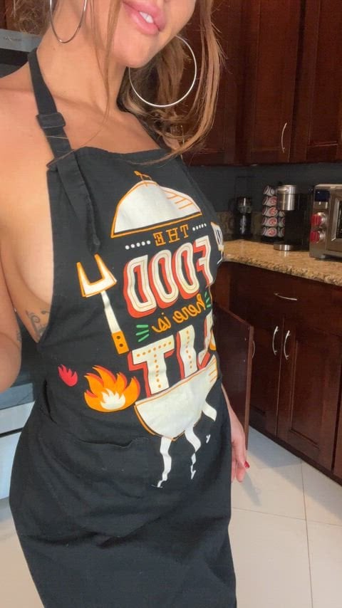 PAWG Kiss The Cook OC