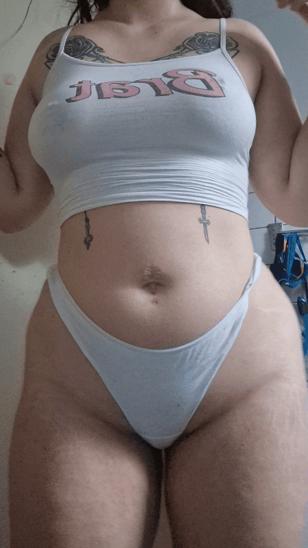 PAWG Looking for a face to smother with all this