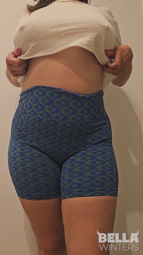 PAWG I hate wearing bras and panties