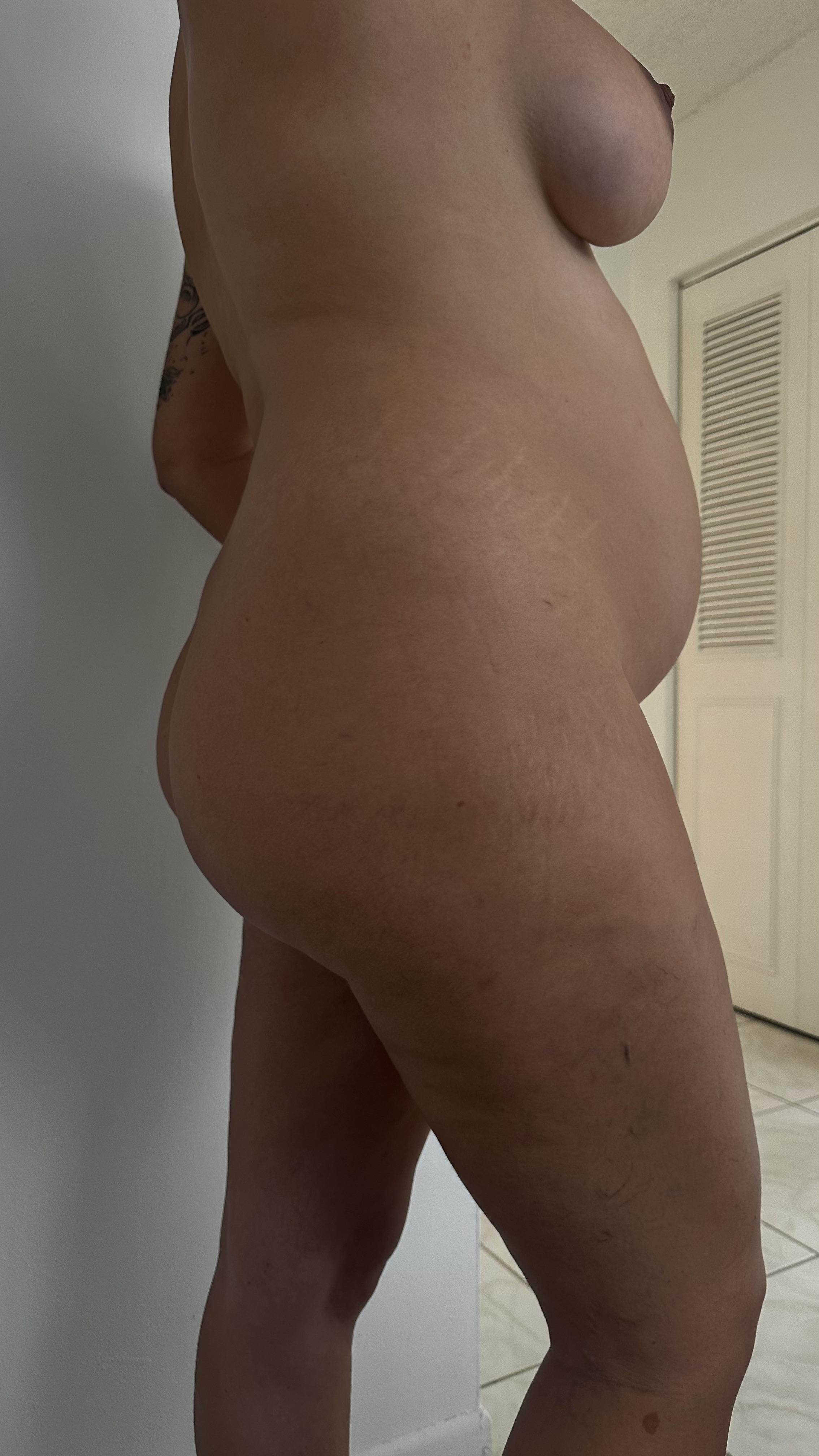 Thicker 21 weeks pregnant and feeling extra thick