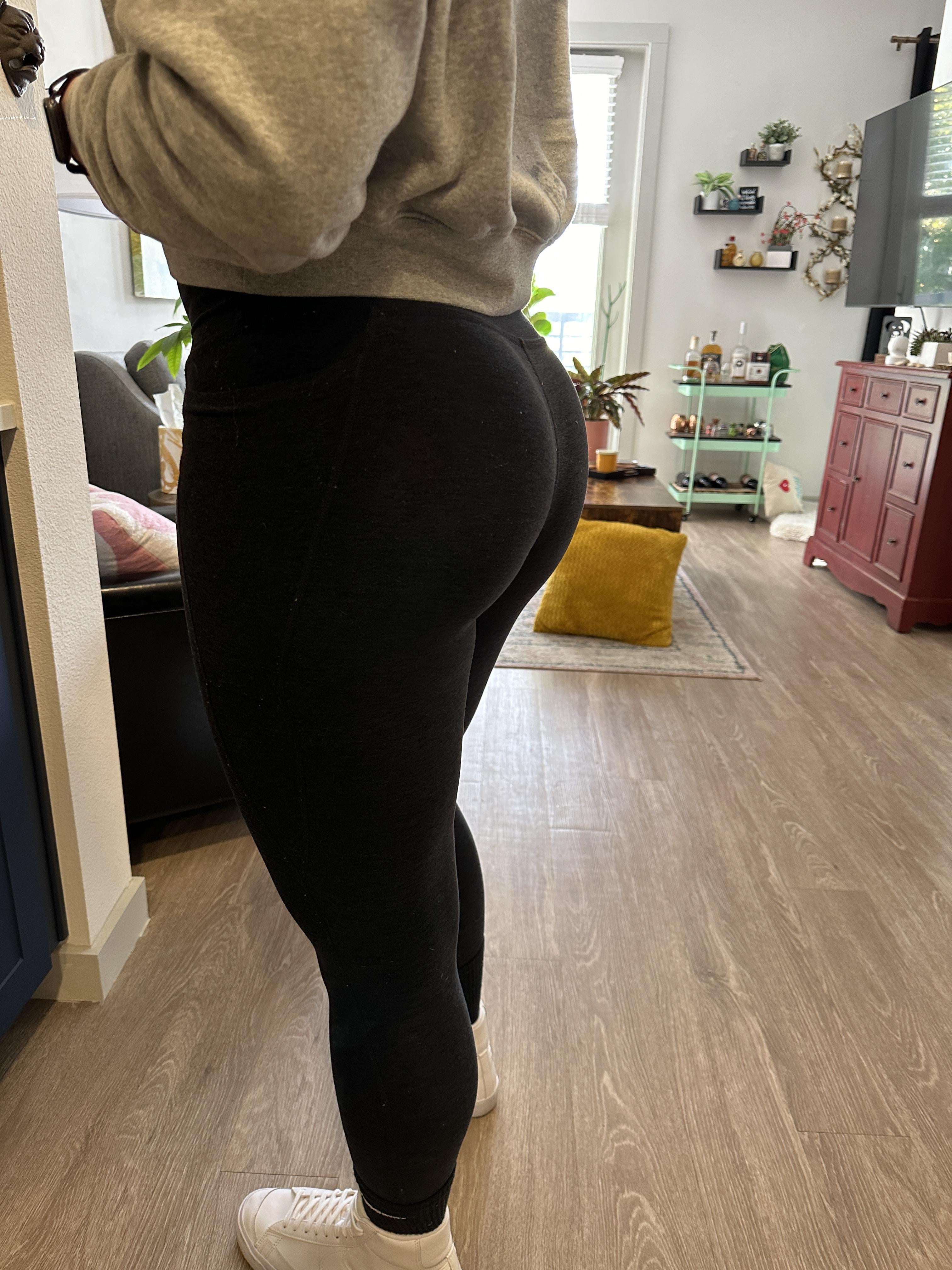 leggings cant even hide my thickness Thick White Girls