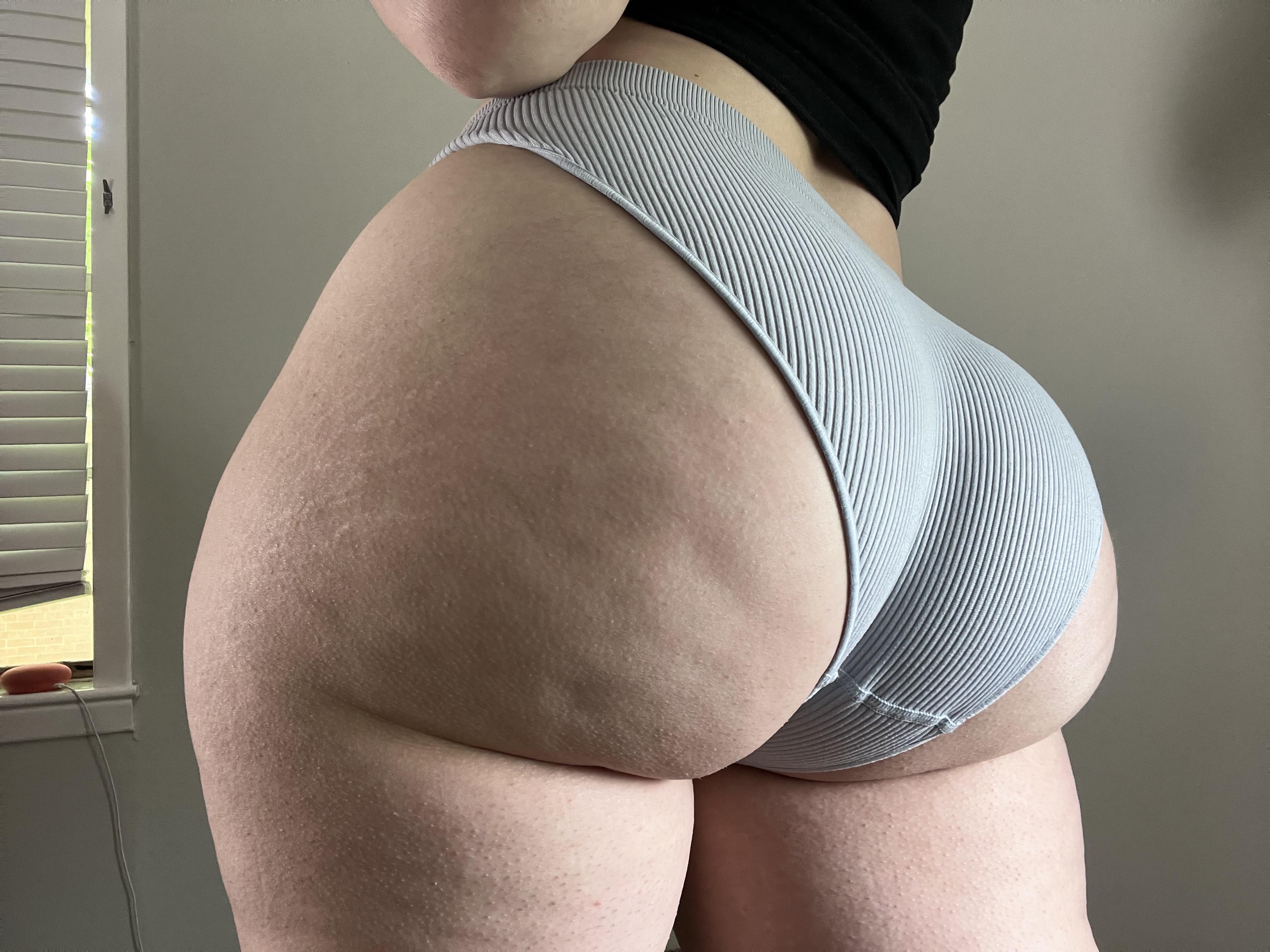 PAWG Total eclipse of your cock