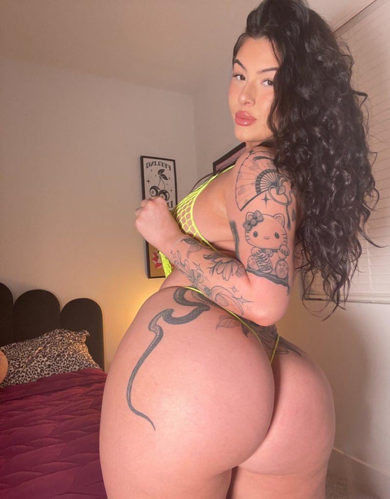 If you like big booty Latinas youll love me Thick