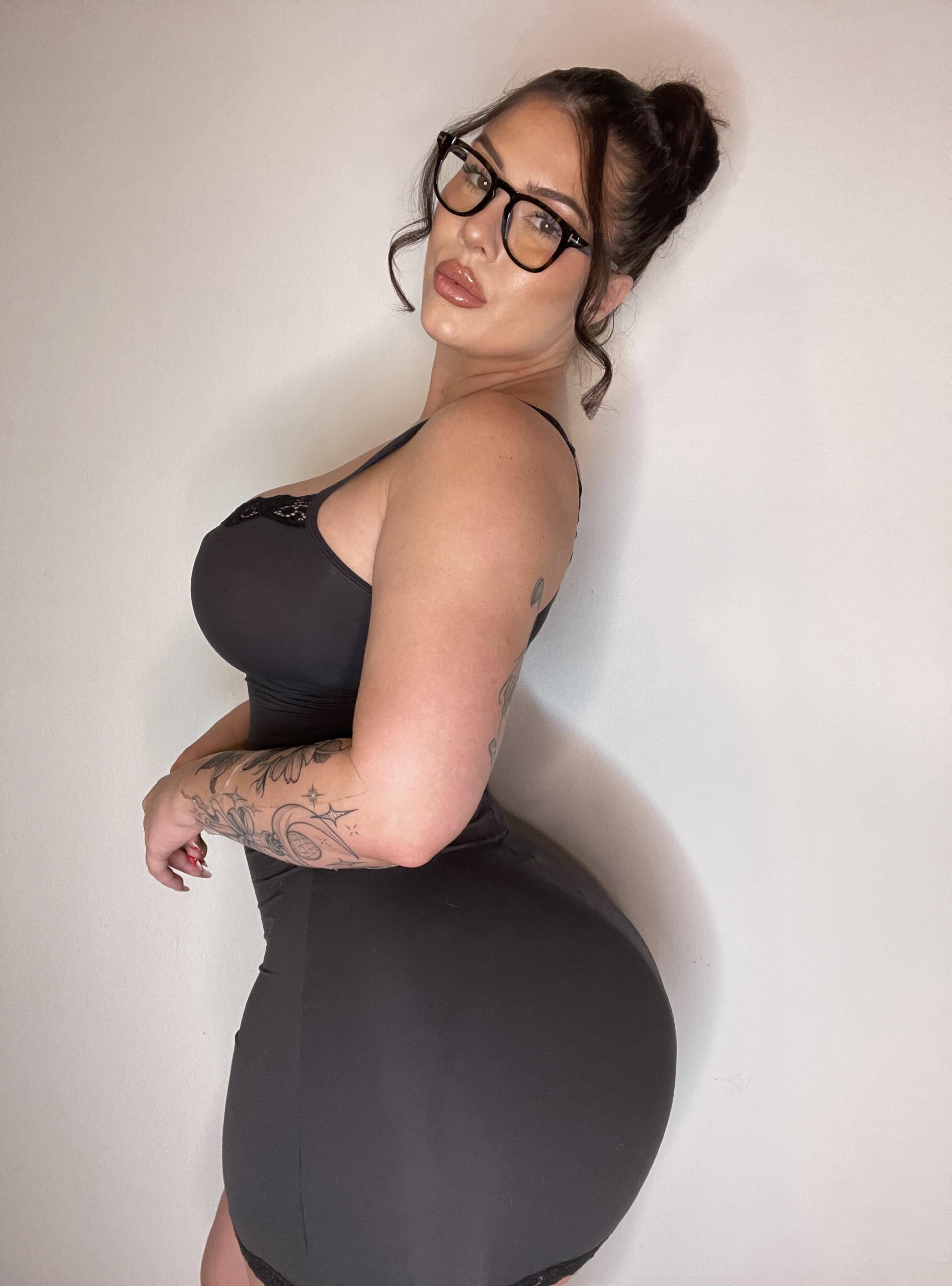 Will you eat my little ass on a first dateor