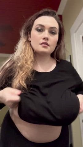 Big naturals are more fun to play with Thick