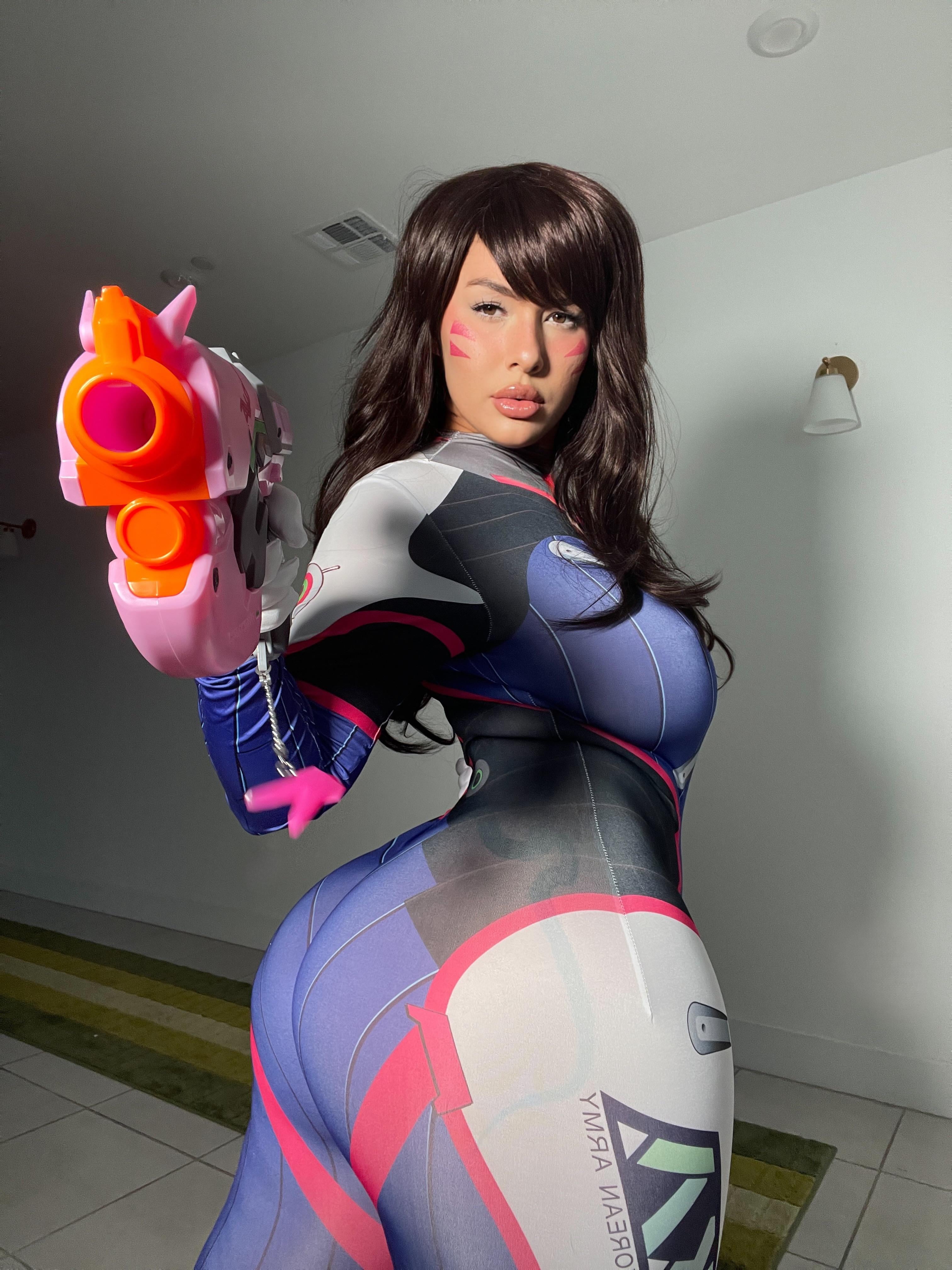 DVA cosplay from Overwatch Thick Ass Booty