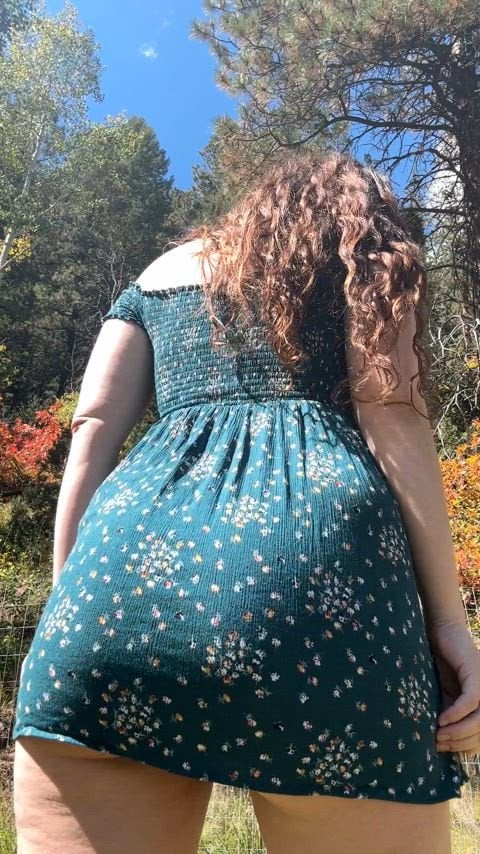 PAWG does the sunlight look good on my ass