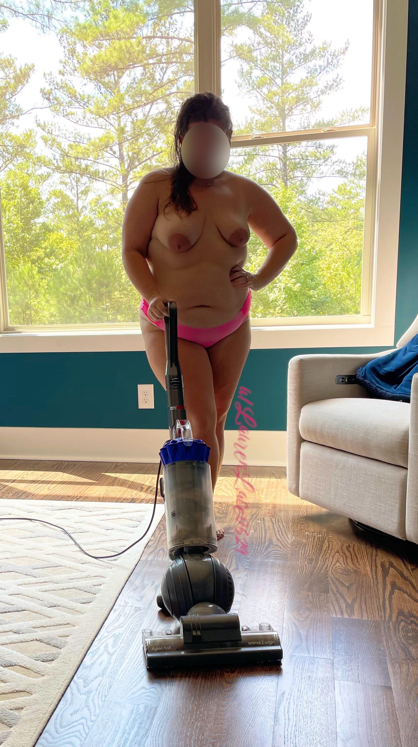 Thicker Back to school means Mama cleans topless