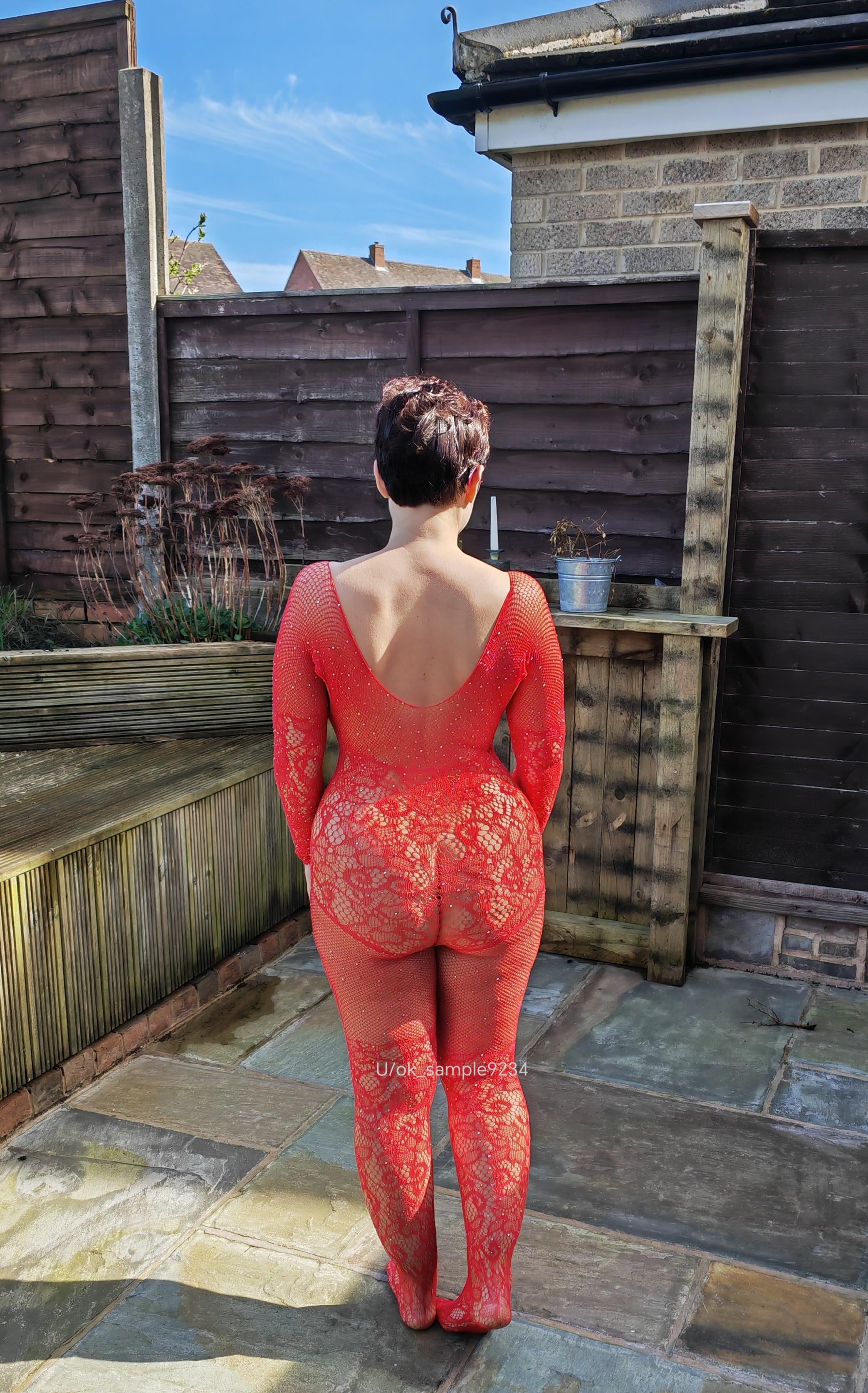 Thicker My backside in the backyard xx 42 UK cougar