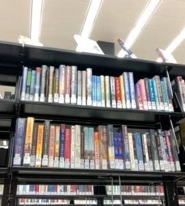 thick milf pussy in the library stacks :)