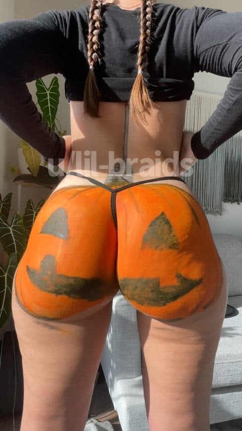 PAWG Tryna smash my pumpkin