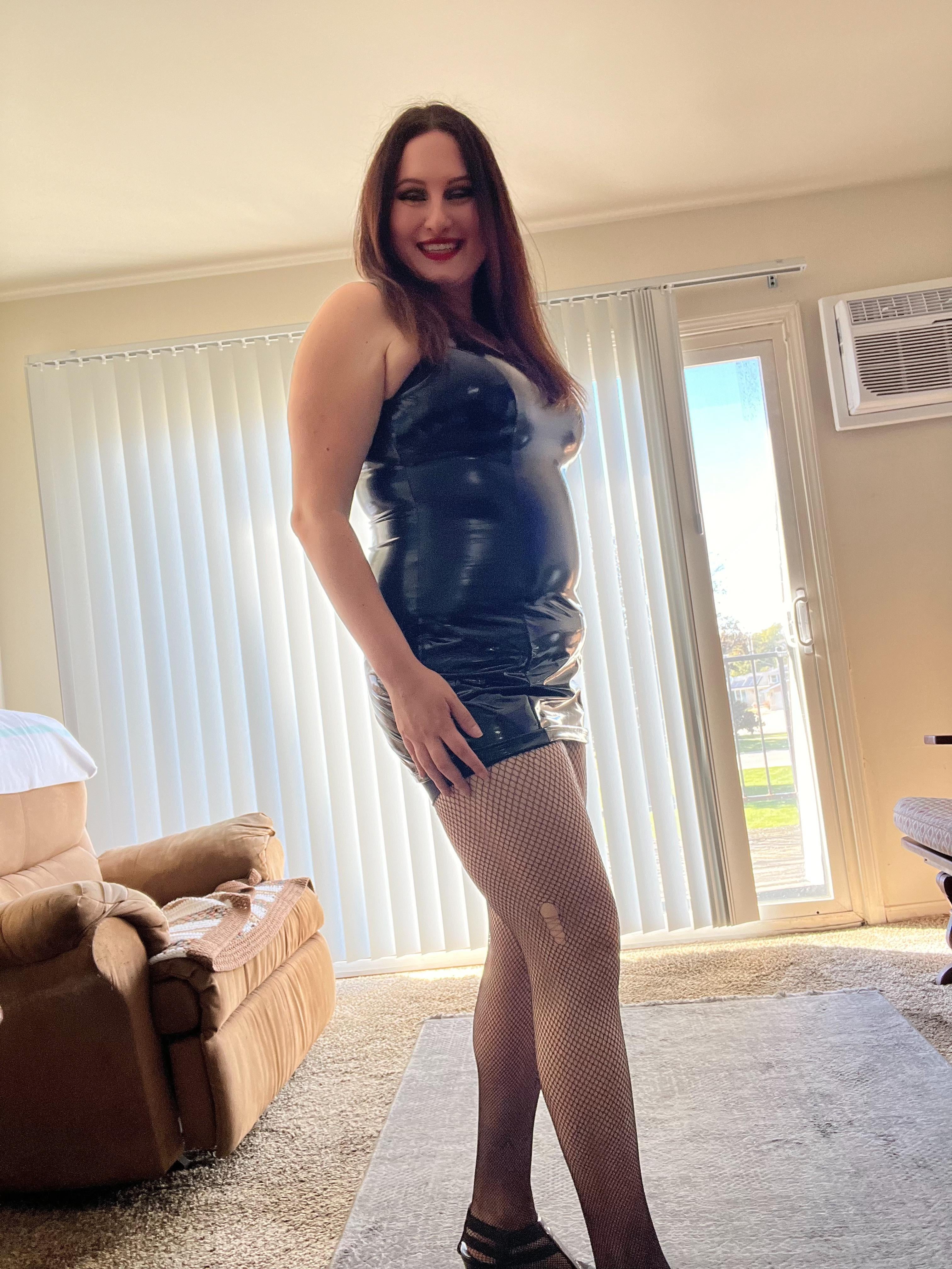 Thicker Thick girls are sexy in fishnet