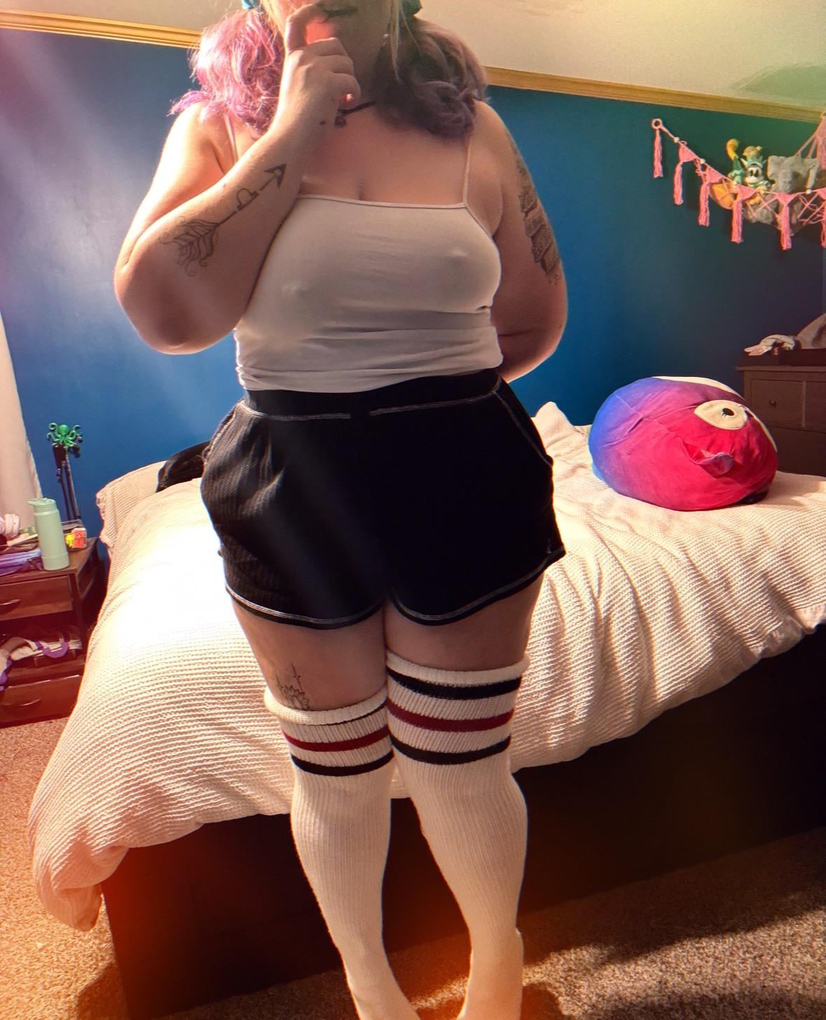 slumber party vibes Thick White Girls