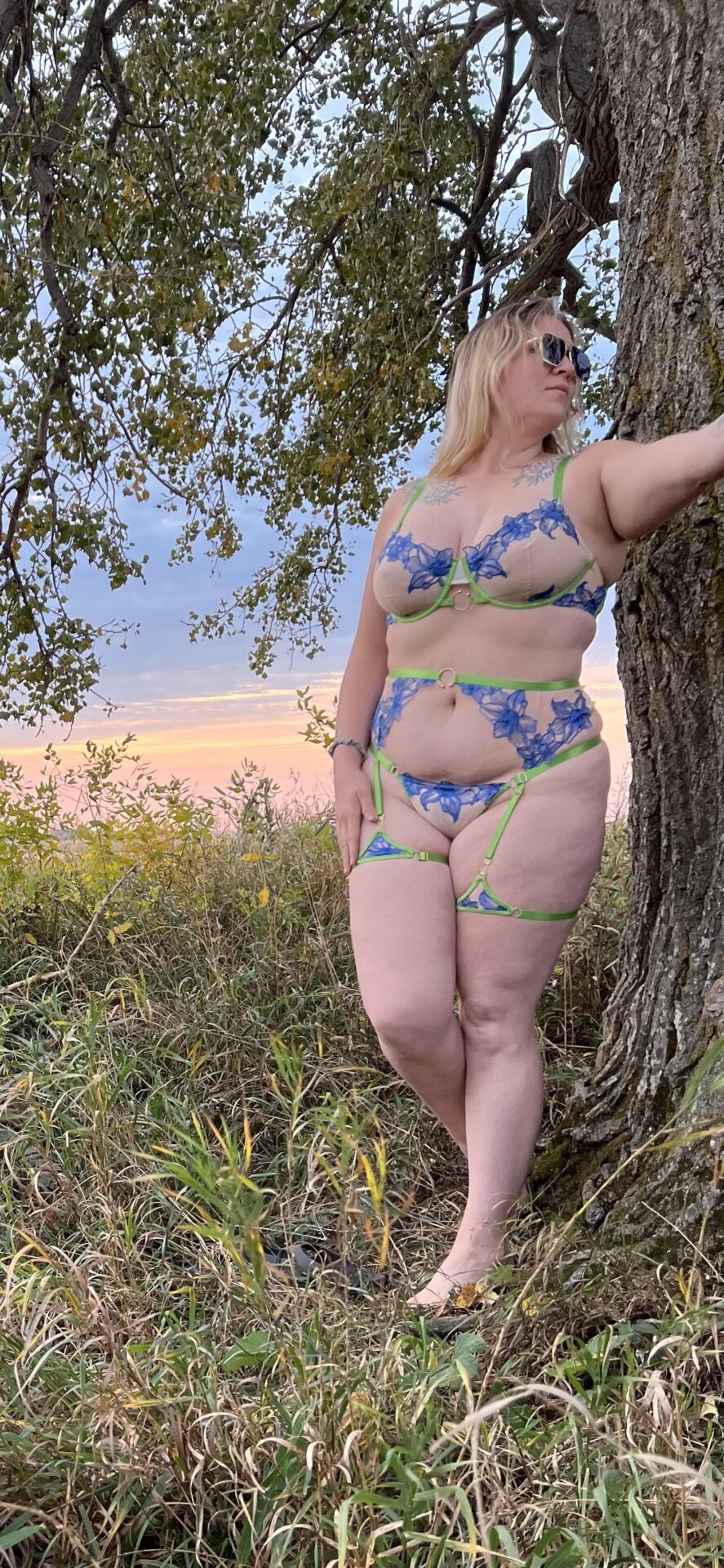 Hopefully not hunters out that morning haha Thick White