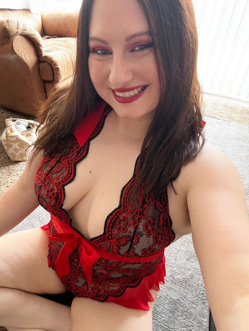 Thicker Lovely in lingerie