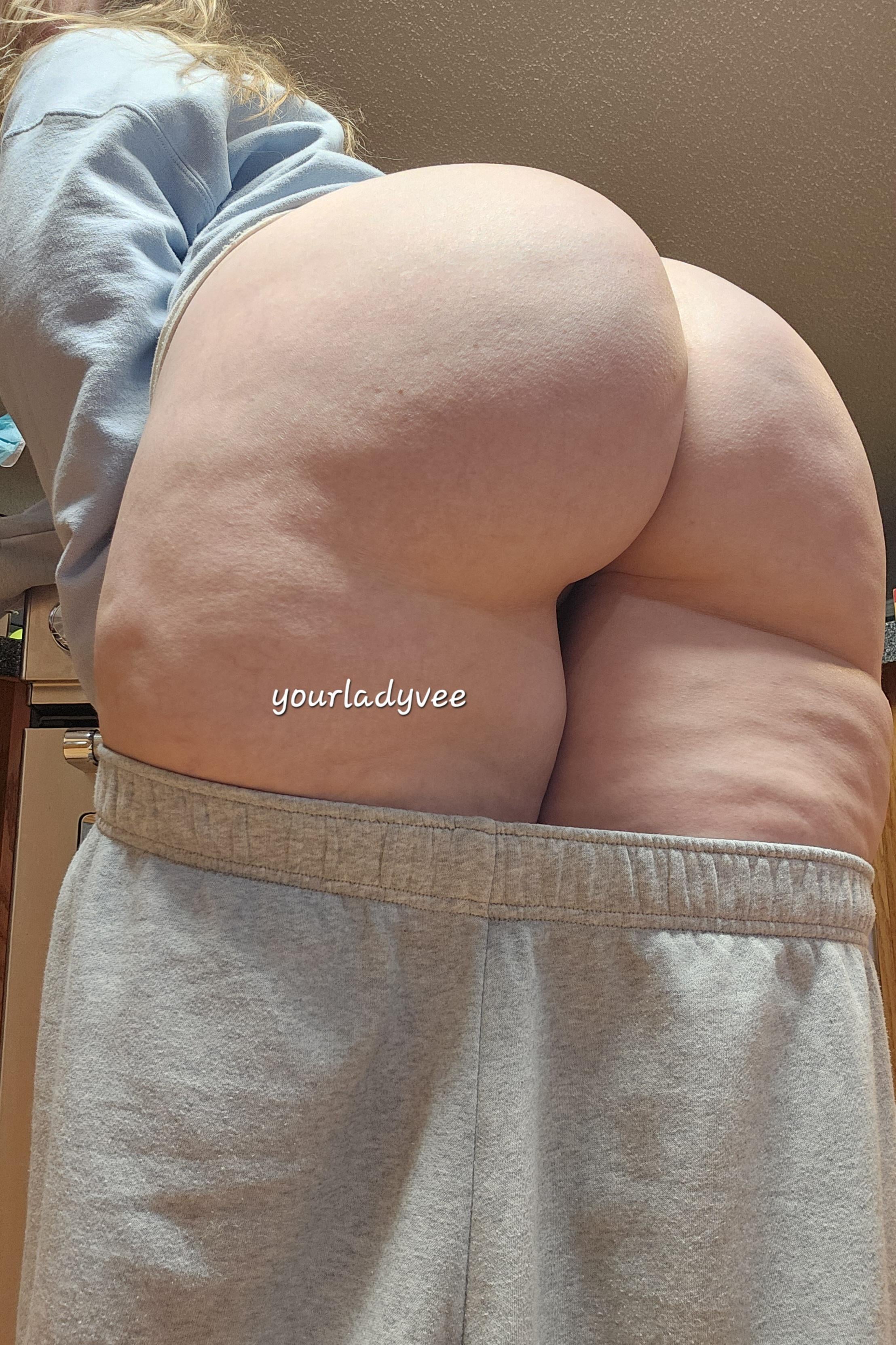 PAWG Im so cold you can see the goosebumps How