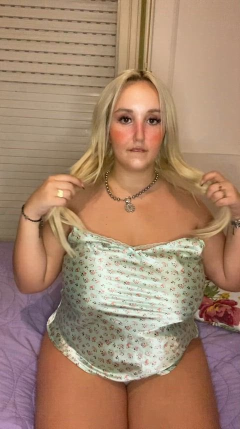 Loving these tits Thick White Girls