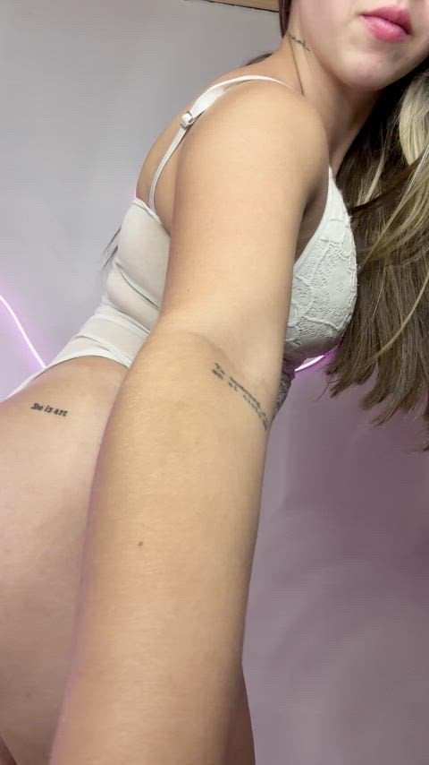 PAWG Do you think I deserve some hard spanking