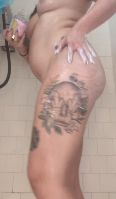 rub some booty butter on my thick white booty