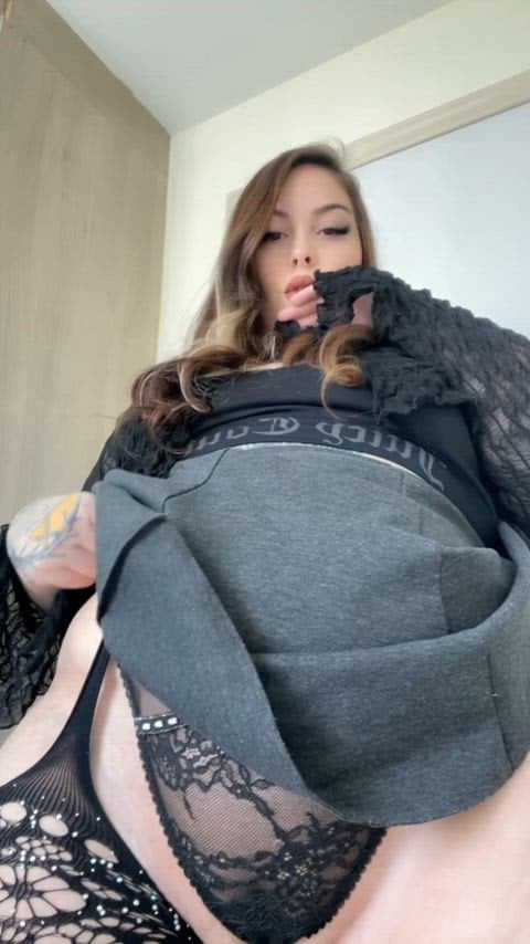 Front vs back Thick White Girls