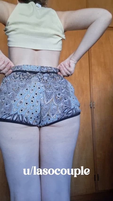 PAWG My pants reveal a bouncy surprise