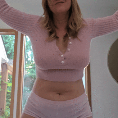 My Crystal ball told me that you need a thick Milf to fuck [F51]