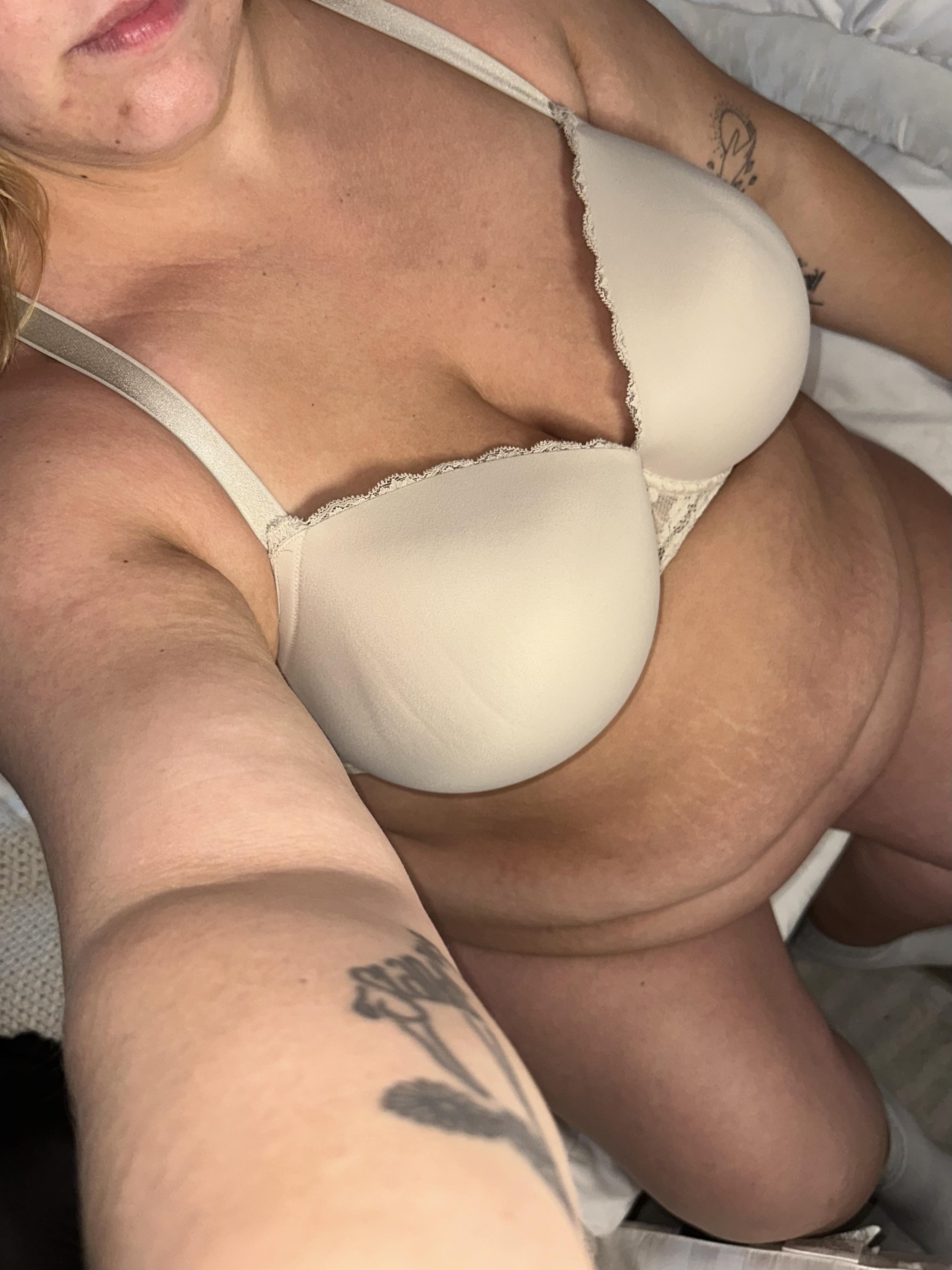 One more day until the weekend Thick White Girls