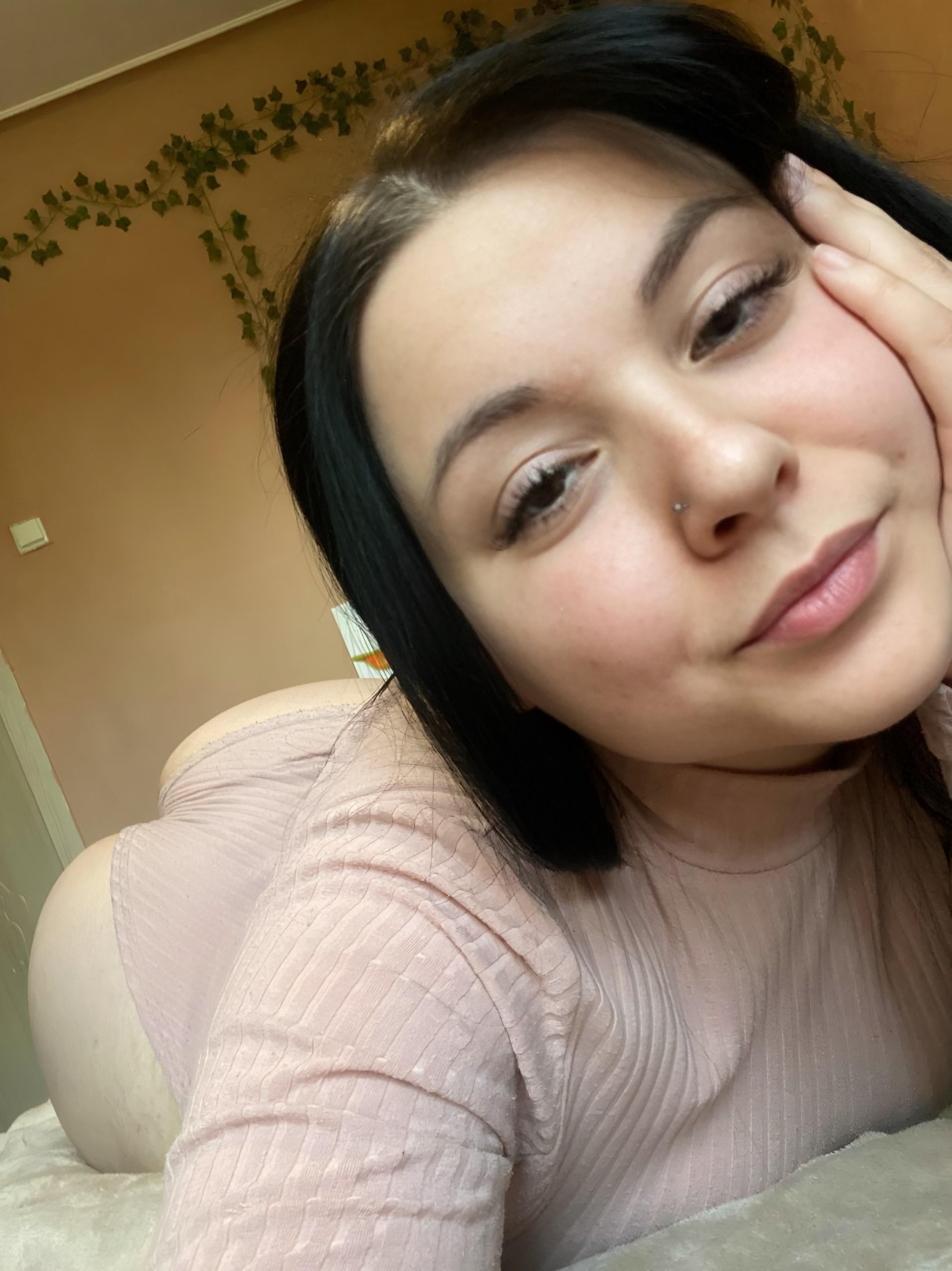 Only a little sneak peek of my ass Imagine what