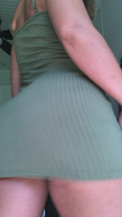 PAWG What is it about a white girl with a