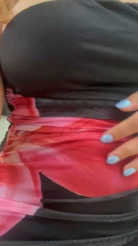 Tight clothes love my thick curves Thick White Girls