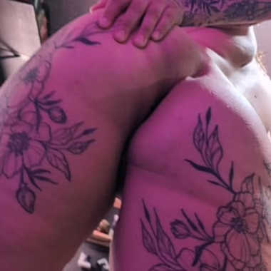 did you order the tattooed blonde with the mesmerizing ass art?