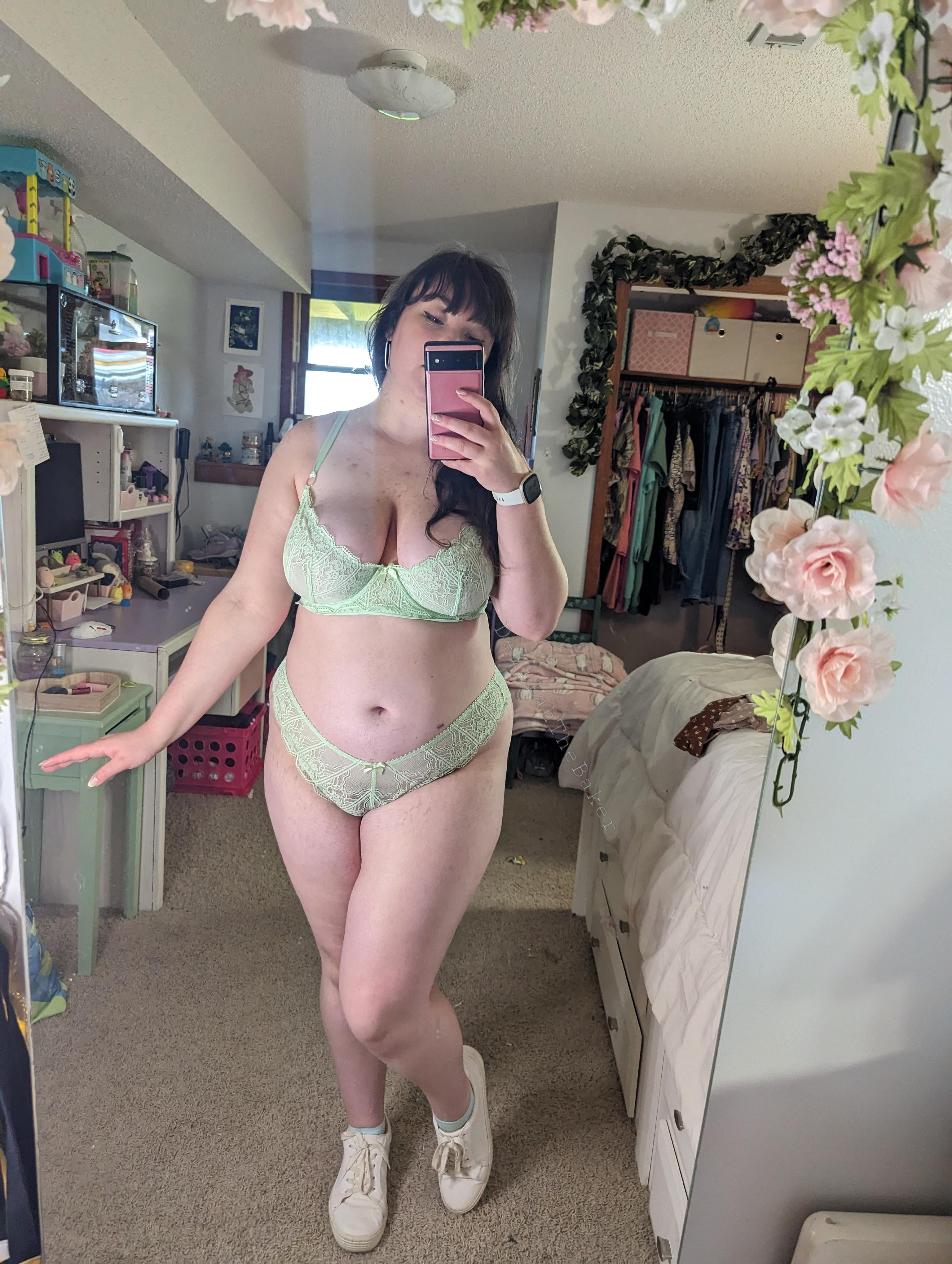 Love a matching set Thick White Girls