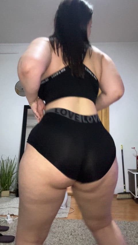 Shaking my centaur booty like theres no tomorrow