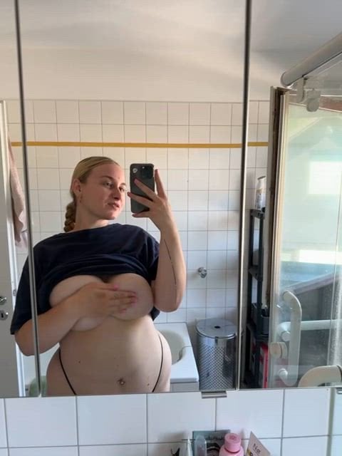 Hope you dont mind my tummy and still wanna fuck