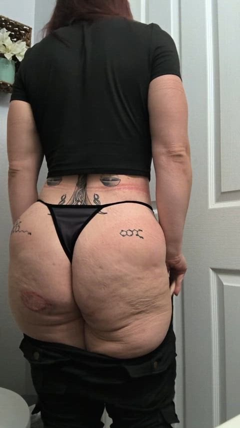 I Never Skip Leg Day Thick White Girls