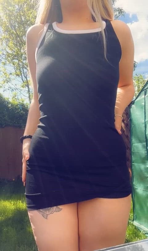 Summer dresses and no underwear is a godly combo