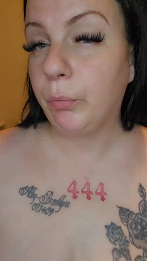 Thick girl sucks off dildo between titties