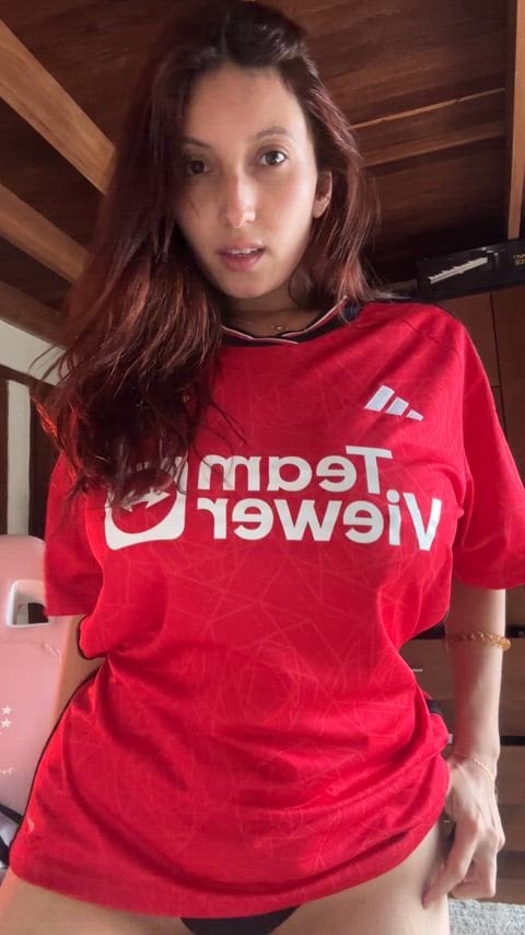 Do fat natural hangers without piercings and tattoos look boring